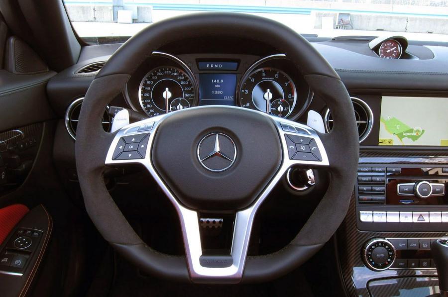  Mercedes-Benz SLK55 AMG 2012 года  (фото 20 из 73)
